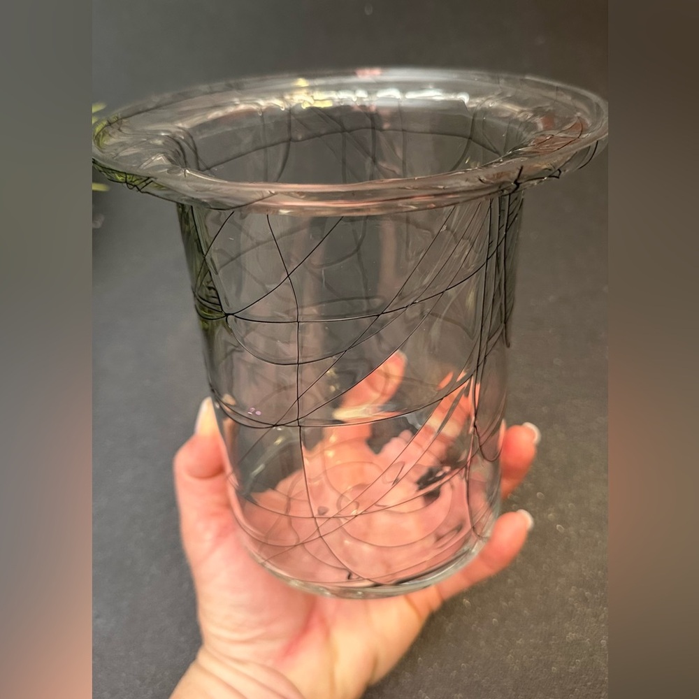Elegant Black Swirl Glass Vase